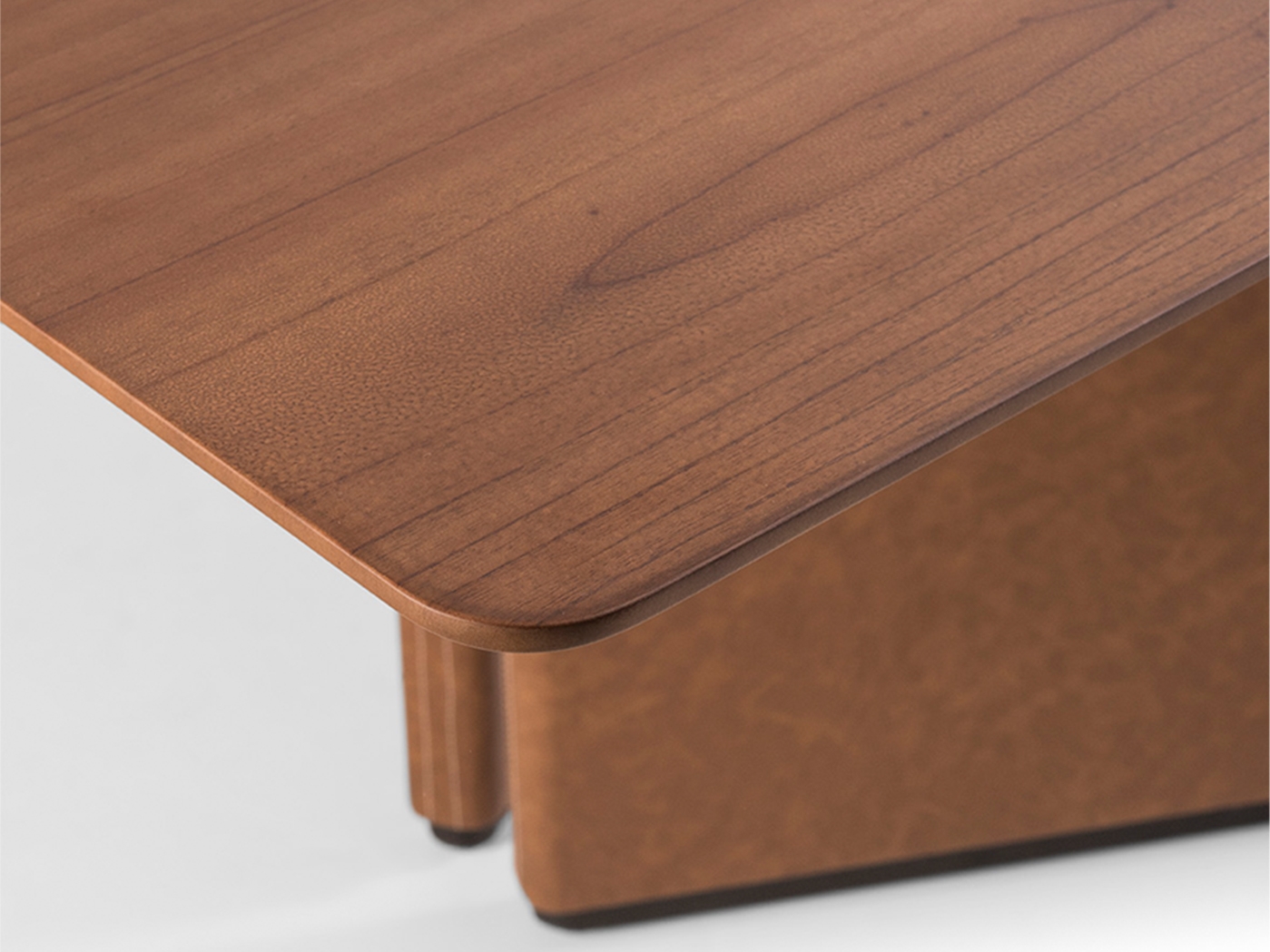 Lançamentos 2025 Mesa Jantar Zoe  Tampo Nogueira - Base revestimento FA048 - Detalhe Preto Fosco Starmobile Design