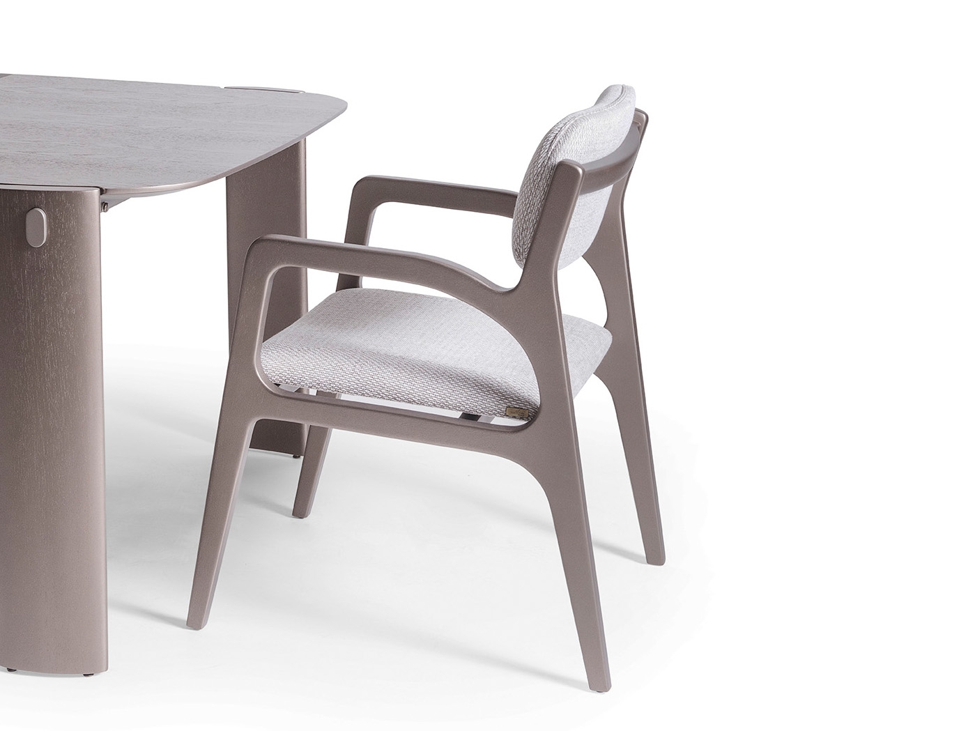 Lançamentos 2026 Mesa Jantar Araucária  MJA272VACM - Estrutura HS06F - Metal HS12F - Tampo vidro acidato e MDF com Lâmina de madeira Starmobile Design